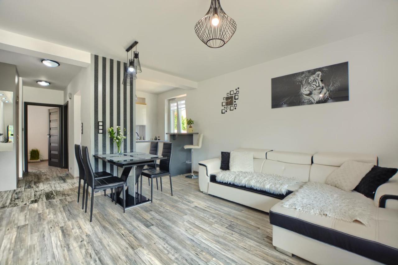 Apartament Glamour Ustrzyki Dolne Exterior foto